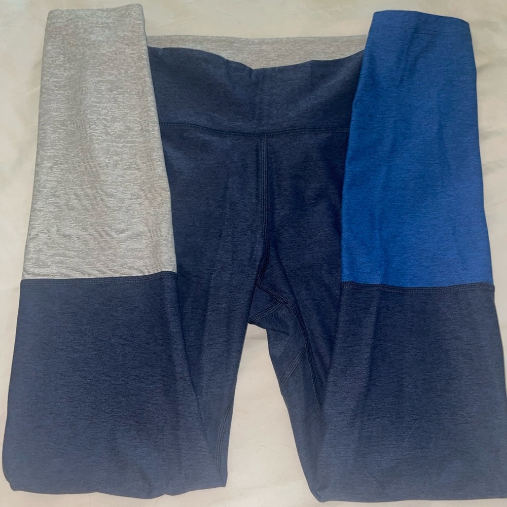 Outdoor Voices color block leggings! Size medium